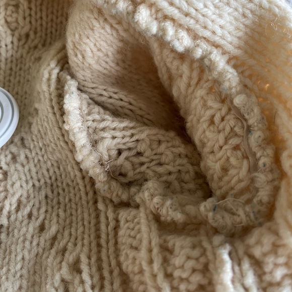 Handmade vintage fisherman’s cable knit sweater with vintage buttons - Picture 11 of 16